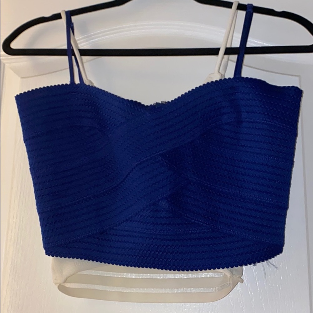 2 crop tops